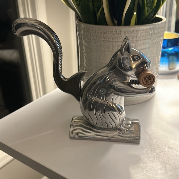 Squirrel Nutcracker - Picture 3 of 5